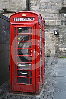 Cabine telephone in edimburgh red cabine