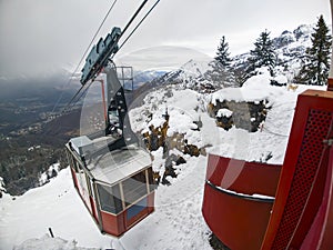 Cable car arrive in Piani di Artavaggio resort