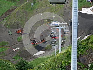 Cable car, cable car, cable car, mountain road