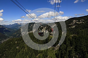 Cable car, the mountain scenery around Bergstation Krippenstein, Salzkammergut, Salzburg, Austria