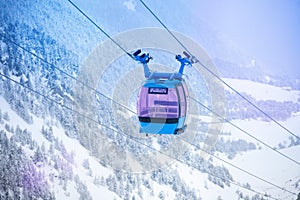 Cable car for ski lifting