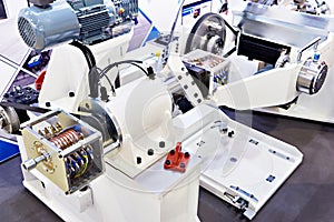 Cable and wire stranding machine