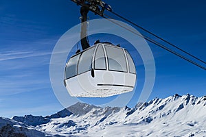 Cablecar to Val d'Isere, photo