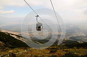 Lanovka z Tatranské Lomnice na jezero Lomnica, Vysoké Tatry, Slovensko