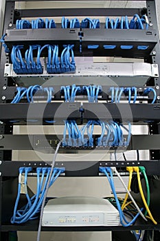Cabling rack