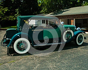 1929 Cadillac V8.