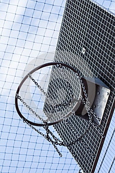 Cage bball hoop 01