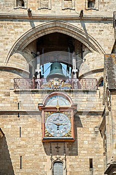 Cailhau Gate, Monument from 1495 that resembles a castle and was the main entrance to the city of Bordeaux