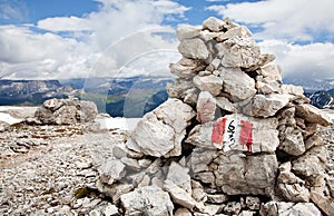 Cairn hiking trail