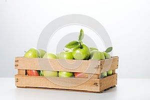 CAJA DE MANZANAS