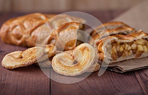 Cake with Apple filling and pastry in the shape of a heart