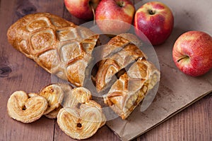 Cake with Apple filling and pastry in the shape of a heart with apples