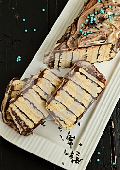 Cake without baking with biscuits and chocolate