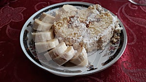 Cake with bannana on plate
