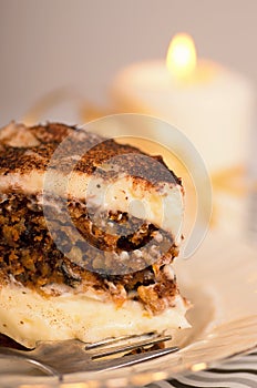 Cake with cream pudding.