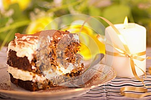 Cake with cream pudding.