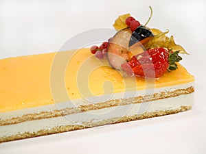 Cake fruit with cream