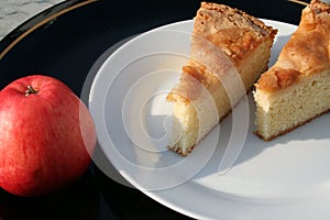 Cake with James Grieve apples photo