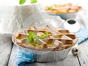 Cake ricotta with mint