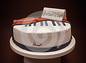 Cake In Shape of Piano and Cello