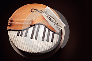 Cake In Shape of Piano and Cello