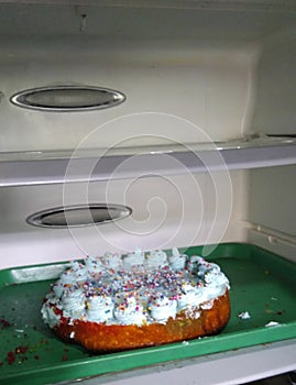 Cake, vainilla, frosting,  chicle, sprinkles photo