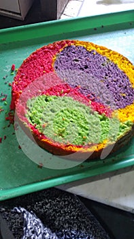 Cake, vainilla, frosting,  chicle, sprinkles  multicolored photo