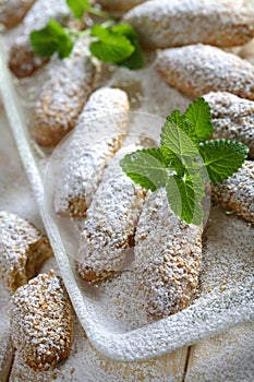 Cakes with icing sugar