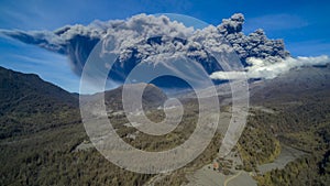 Calbuco volcano erupting, with a huge cloud of ash