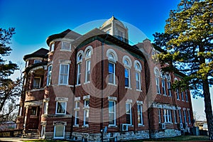 Caldwell County Courthouse Kingston MO front profile