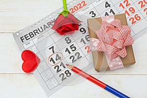 En 2022 calendario 14 es un significativo en lápiz Día de San Valentín. un piso colocar 