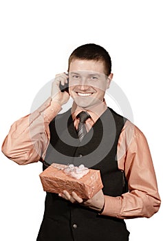 calling man with pink present