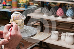 Caltagirone pottery decorator