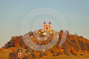 Kalvárie Banská Štiavnica při západu slunce v podzimní sezóně, Slovensko
