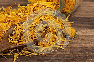 CalÃÂ©ndula officinalis Hierba AsterÃÂ¡cea - Dried calendula flowers photo