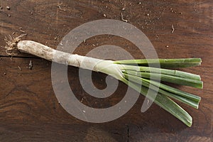 CalÃ§ot on a wooden table