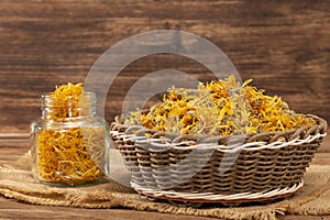 CalÃ©ndula officinalis Hierba AsterÃ¡cea - Dried calendula flowers