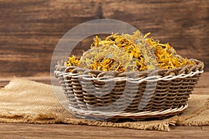 CalÃ©ndula officinalis Hierba AsterÃ¡cea - Dried calendula flowers