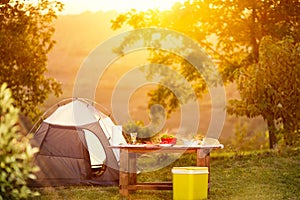 Camping family table img