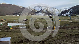 Campitello Matese - Panoramica della piana dal parcheggio delle piste