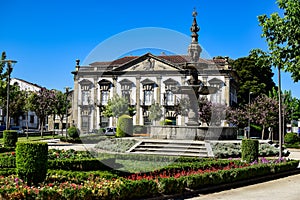 Campo das Hortas, a small park in the center of Braga with a historic building