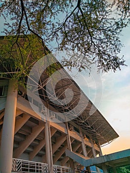 Campus building when it is going to sunset