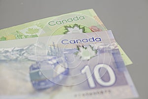 Canadian 10 and 20 dollars bank notes