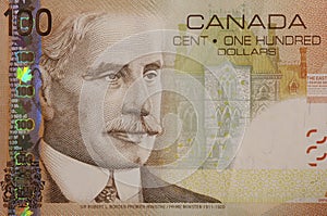 Canadian 100 dollar bill