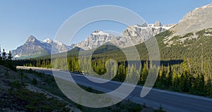 Canadian Rockies - Icefields parkway road