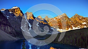 Canadian Rockies and Lake, Banff NP, Sunrise Scenery