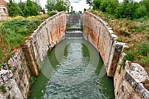 Canal de Castilla photo