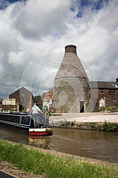 Canalside bottle kiln - Old Industrial England