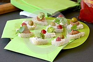 CanapÃÂ©s