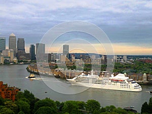 Canary warf and cruise